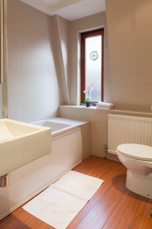 Victoria And Buckingham Palace Apartments London Exterior photo