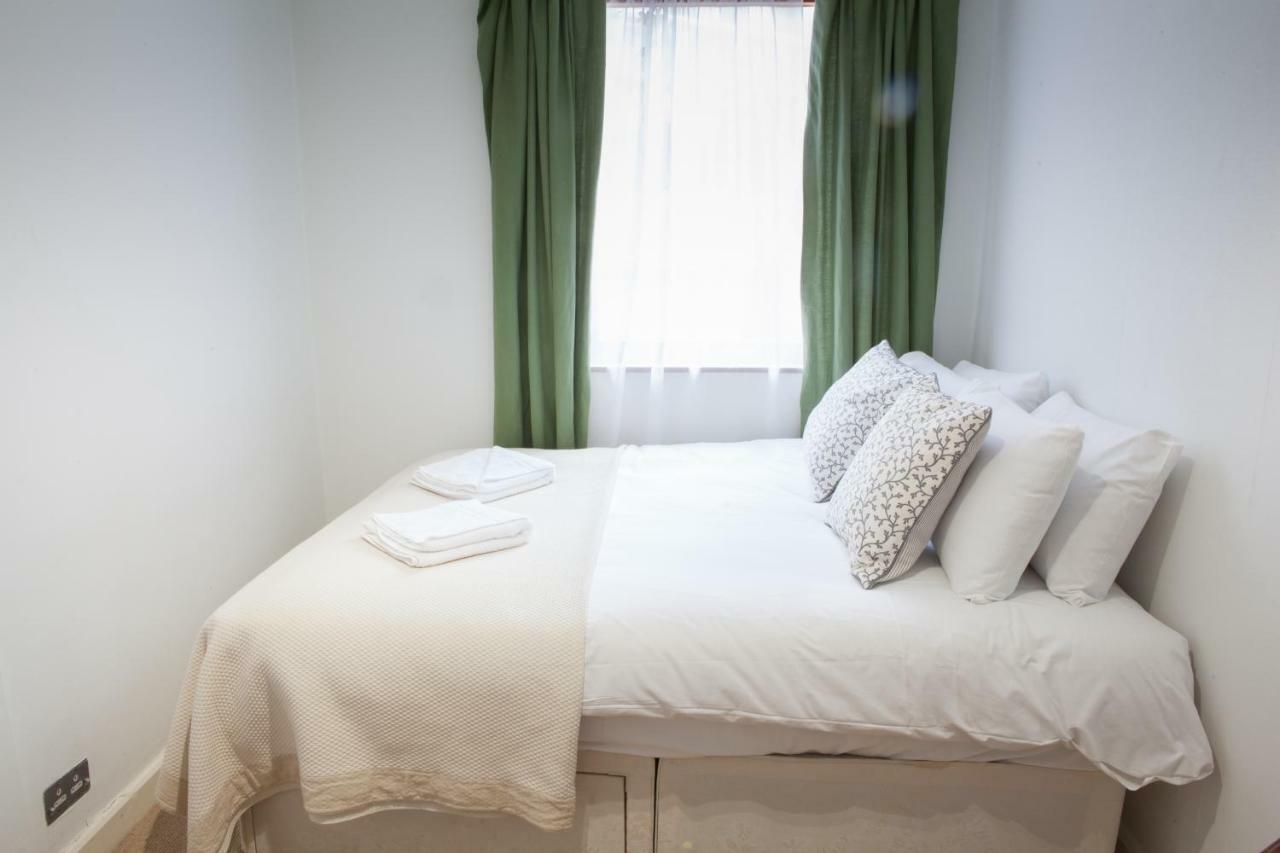 Victoria And Buckingham Palace Apartments London Exterior photo