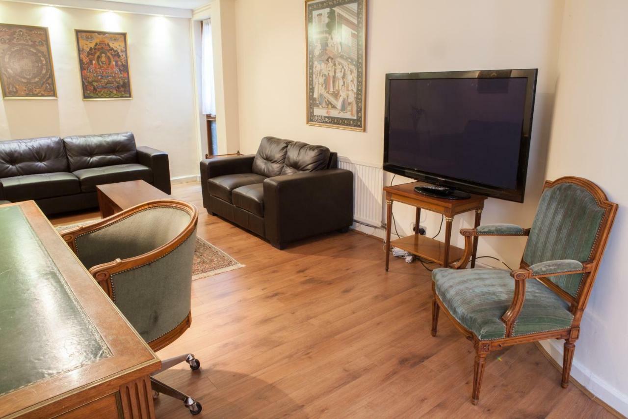 Victoria And Buckingham Palace Apartments London Exterior photo